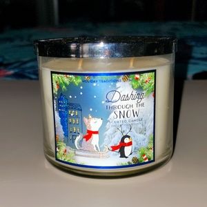 BATH & BODYWORKS- NEW DASHING THROUGH THE SNOW CANDLE